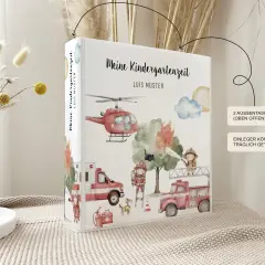 Ordner "Meine Kindergartenzeit" mit Feuerwehr-Motiv. Ideal als Kita-Material für Erinnerungen. Enthält Rettungsfahrzeuge, Helfer und niedliche Tiere.