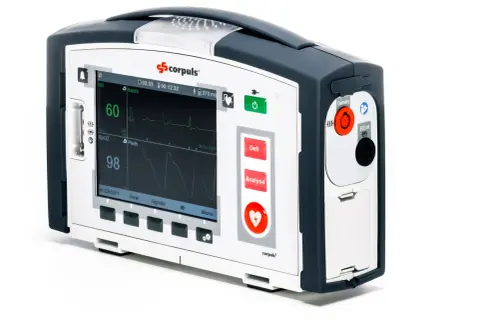 Ein Corpuls Defibrillator für manuelle Defibrillation mit EKG-Anzeige und Vitaldaten.