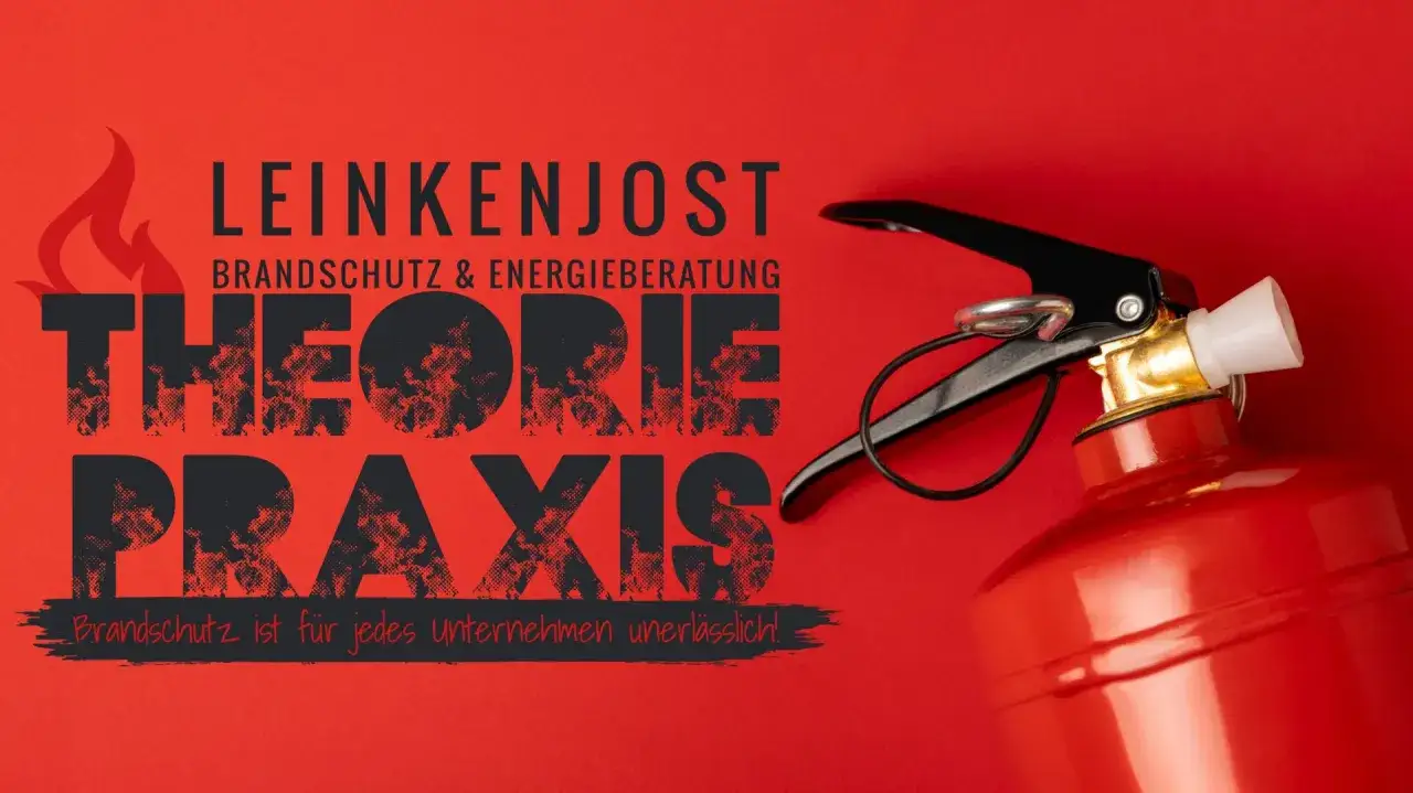 LEINKENJOST: Brandschutz & Energieberatung. Theorie und Praxis f&uuml;r Ihre Brandschutz Ausbildung. Ein Feuerl&ouml;scher steht bereit.