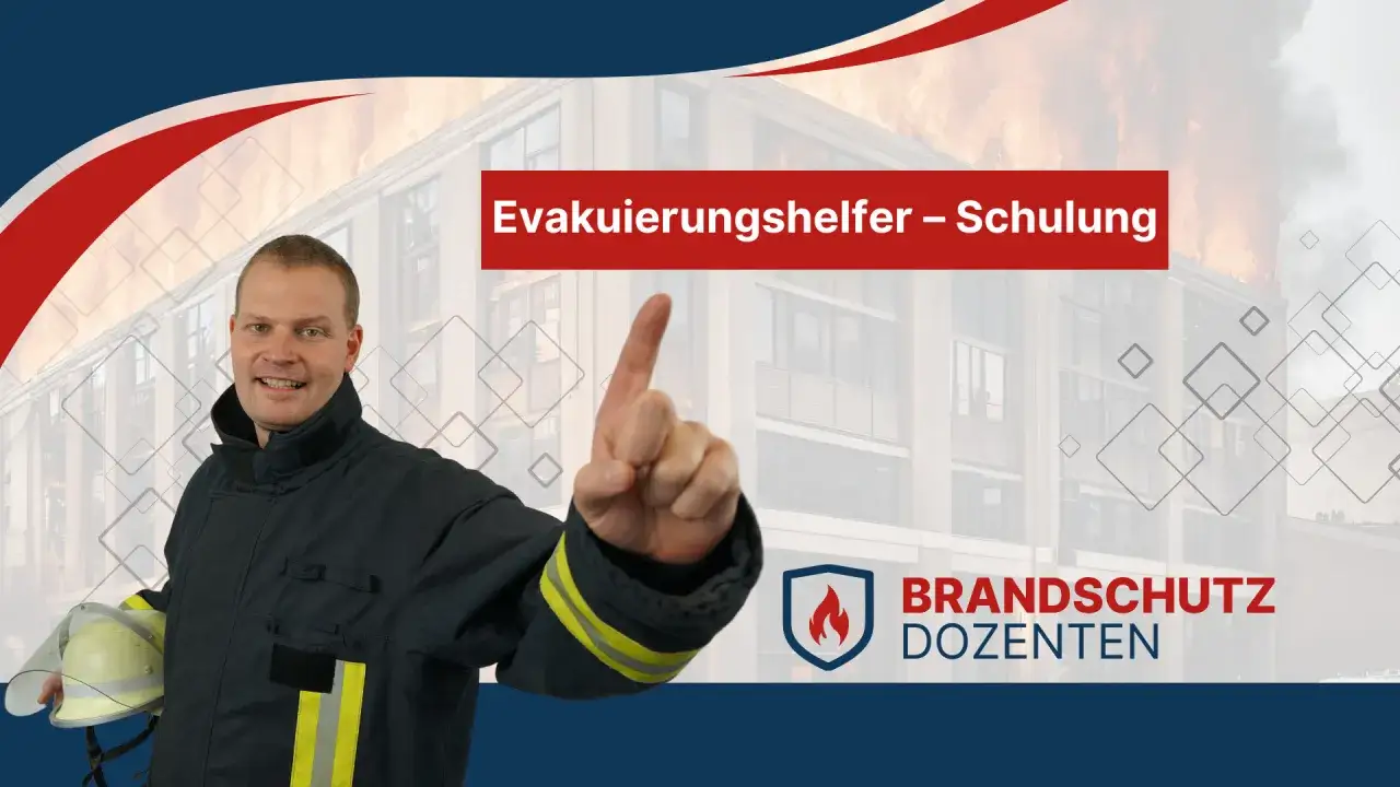 Feuerwehrmann erklärt, was eine Sicherheitskultur ist. Schulung für Evakuierungshelfer.